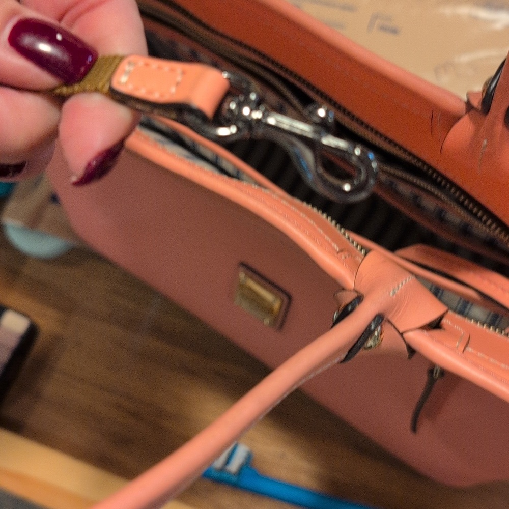 Dooney & Bourke Coral Leather Shoulder Bag. EUC - Picture 13 of 13